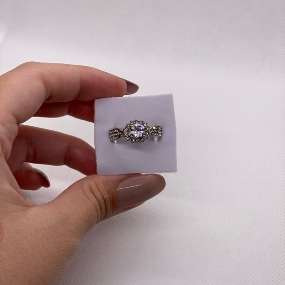 New Beautiful Sterling Silver 925 Engagement Wedding Promise Ring - Picture 6 of 8